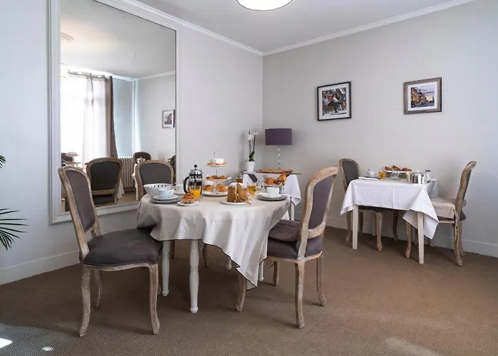 לינה וארוחת בוקר La Maison De Marc פואטייה