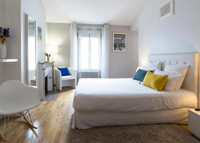 לינה וארוחת בוקר La Maison De Marc פואטייה