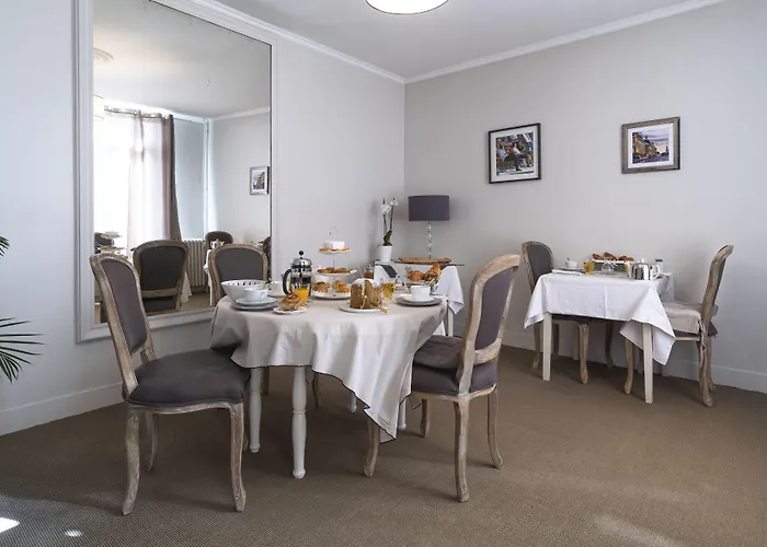 La Maison De Marc לינה וארוחת בוקר 3*